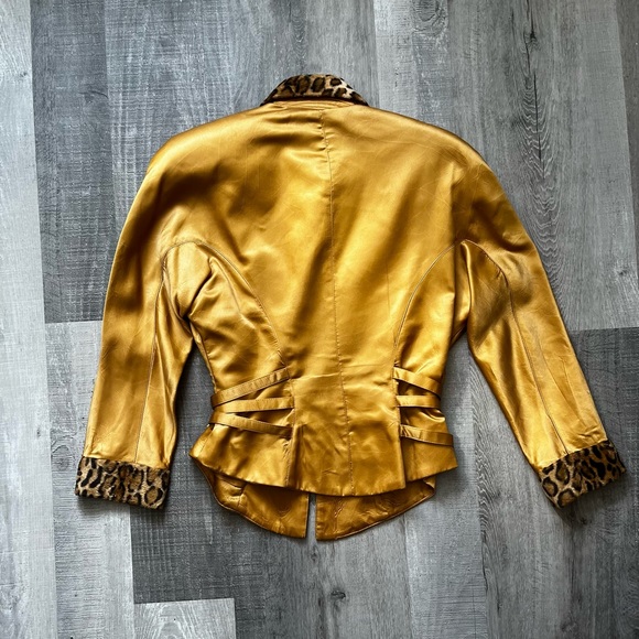 Vintage Luxury Jacket & Shorts Set Size Small - Picture 10 of 11